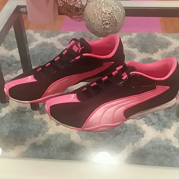 puma women's classic shoes